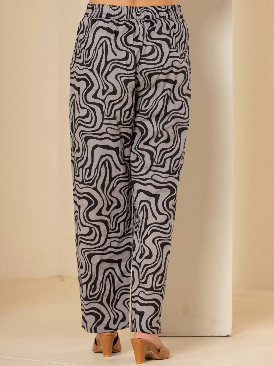 Fluid Wave Noir Black Pant - Image 2