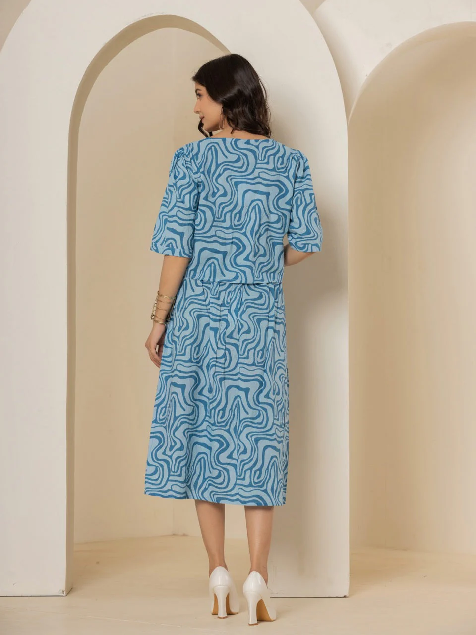 Fluid Wave Ocean Breeze Blue Square Top - Image 8